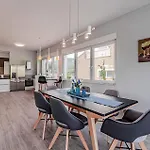Stunning Home In Sreser Feriehus Sreser