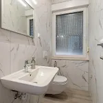 In With Jacuzzi סרסר