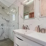 Stunning Home In Sreser