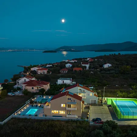 Ferienhaus In With Jacuzzi