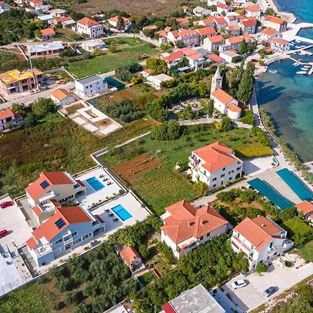 In With Jacuzzi Ferienhaus