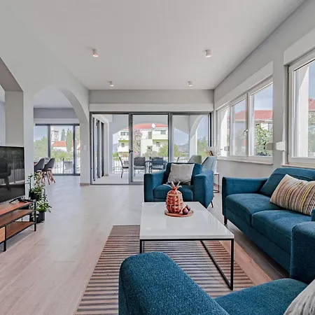 In With Jacuzzi Ferienhaus Sreser