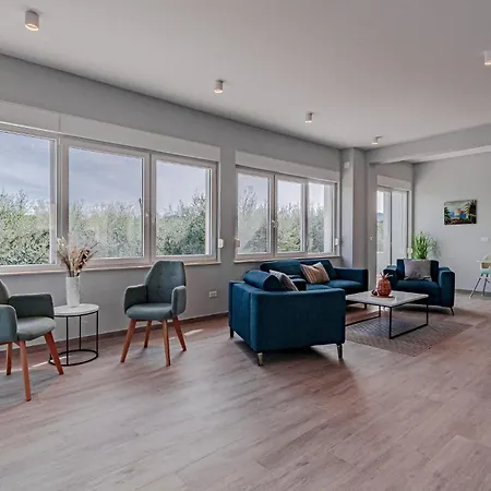 Stunning Home In Sreser